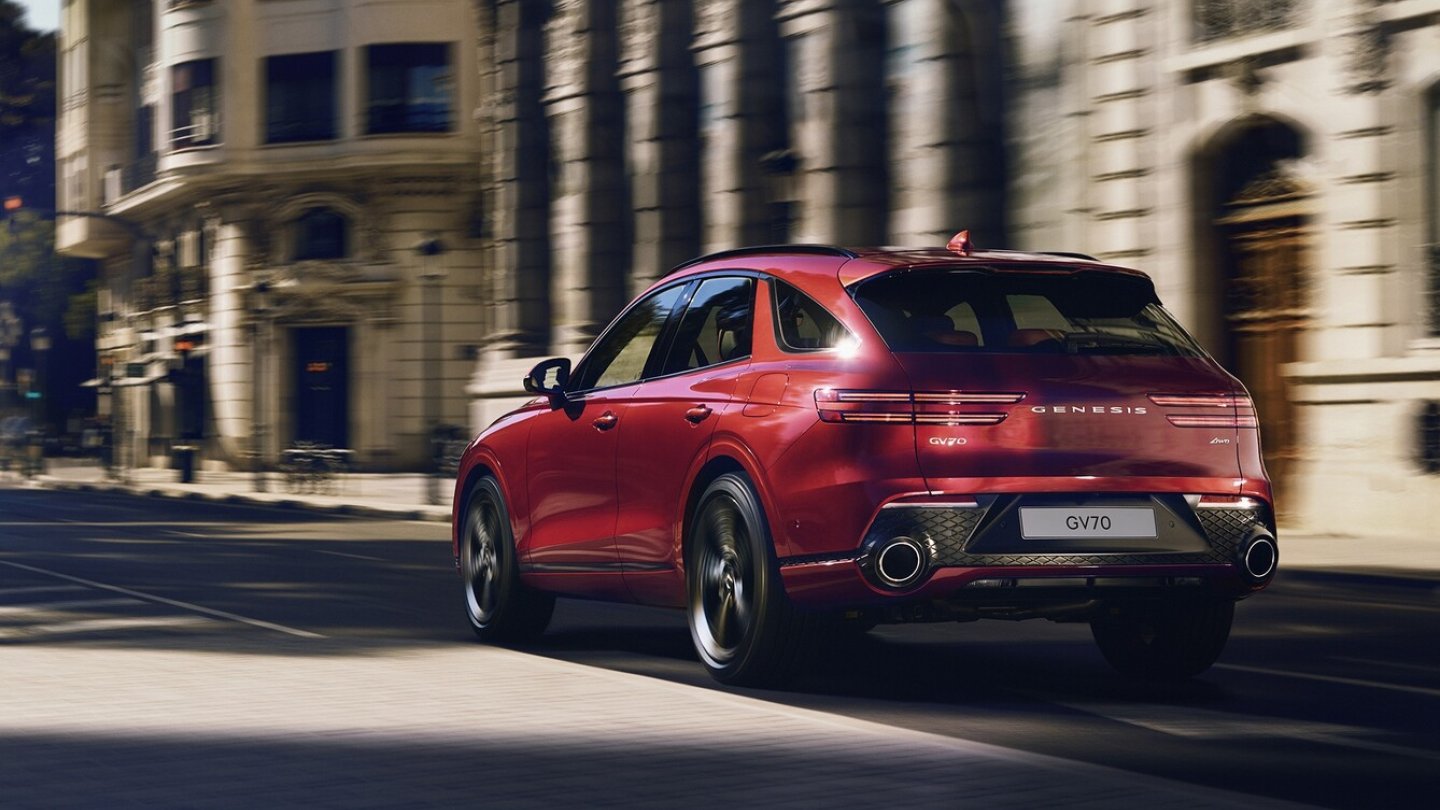 Der Genesis GV70 tritt gegen Audi Q5, BMW X3 und Mercedes GLC an.