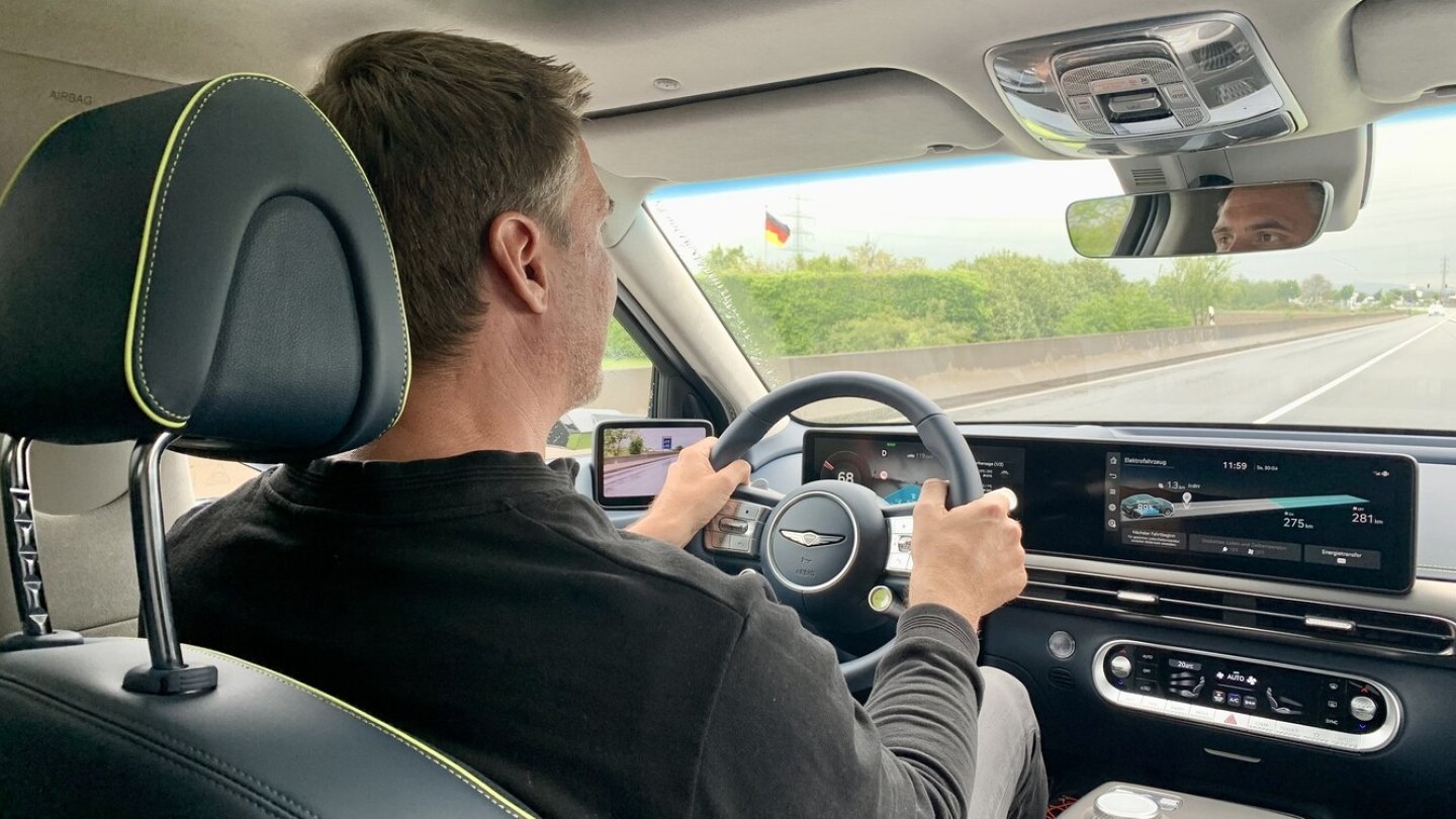 Auch bei hohen Geschwindigkeiten herrscht Ruhe im Cockpit.