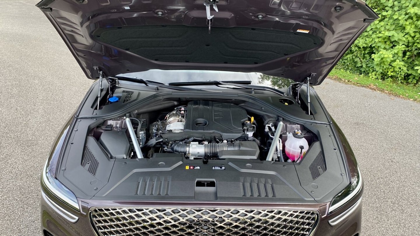 Neben einem Benziner mit 304 PS steht für den Genesis GV70 ein 2,2 Liter großer Dieselmotor zur Wahl.