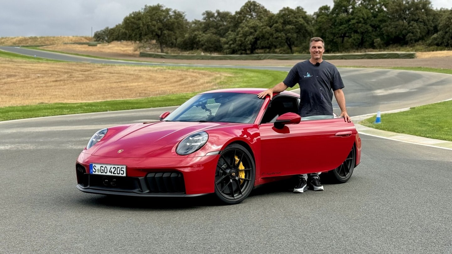 Erstmals elektrifiziert: Der Porsche 911 GTS.