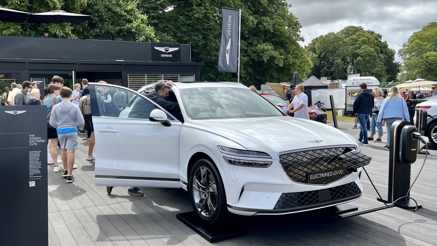 Der Genesis Electrified GV70 wurde erstmals dem Publikum präsentiert.