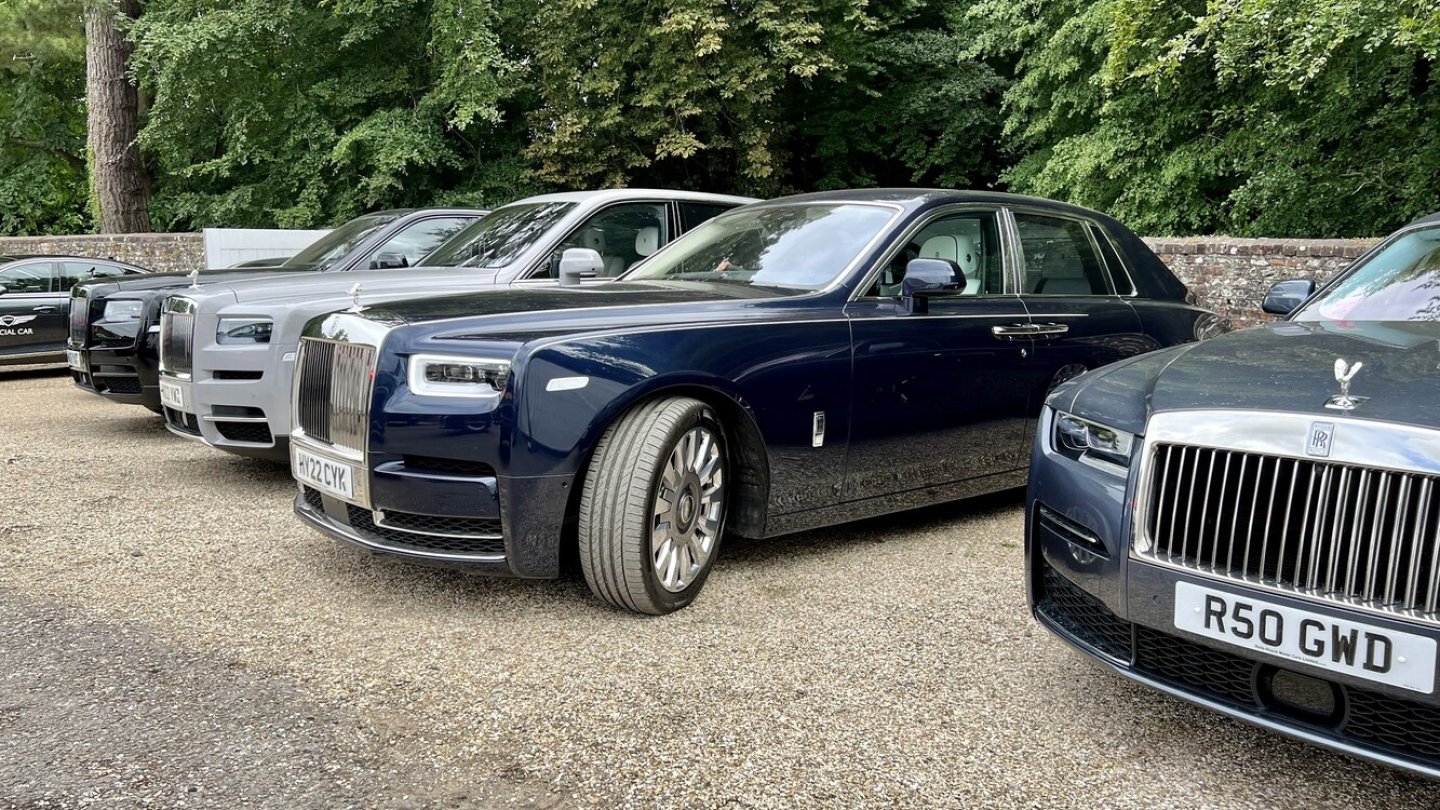 Selbst die Shuttle-Flotten, hier die von Rolls-Royce, sind beeindruckend.