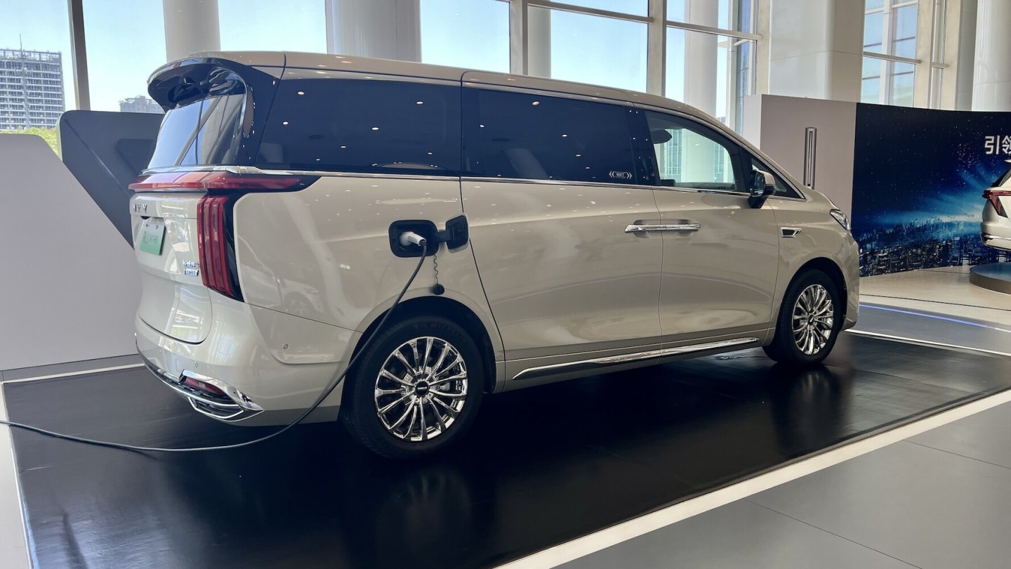 Auf dem Heimatmarkt verkauft GWM unter dem Label Wey auch einen Van als Plug-in Hybrid: Den Wey 80.