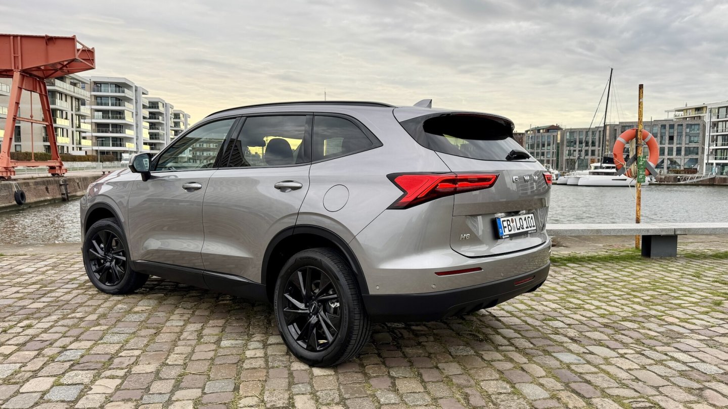 Noch vor Ende 2025 steht der Haval H6 bei den deutschen GWM-Händlern.