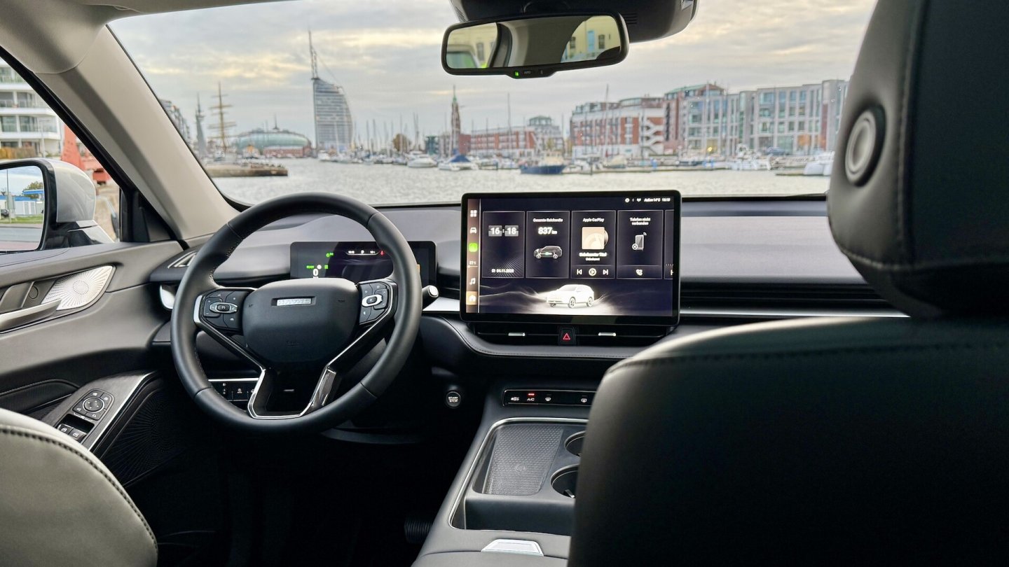 Im Luxury-Modell ist auch ein Head-up-Display mit an Bord.