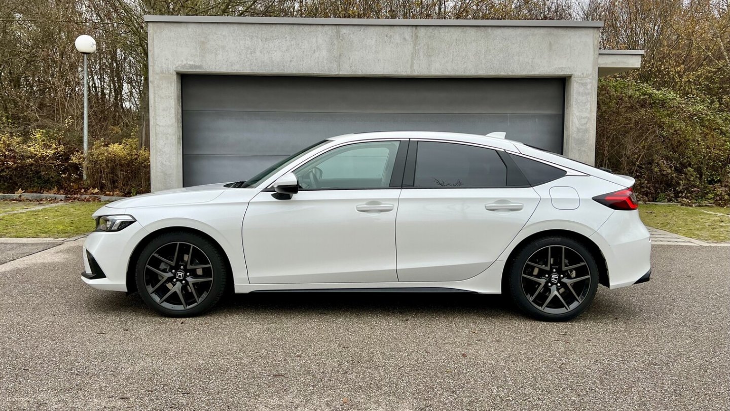 Der Testwagen ist ein Civic Advance mit optionaler Lackierung.