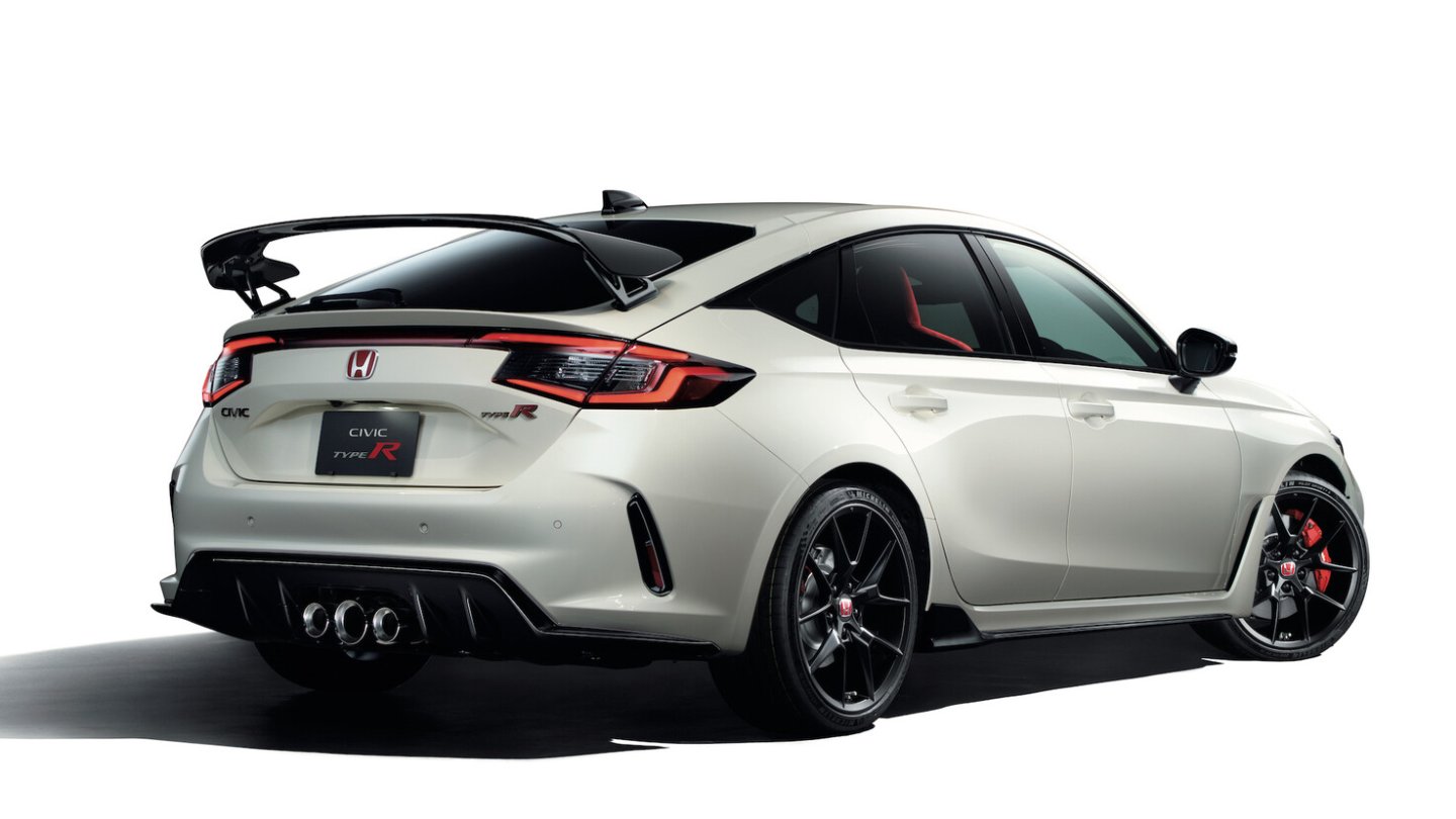 Der große Flügel am Heck ist eines der Type-R-Markenzeichen.