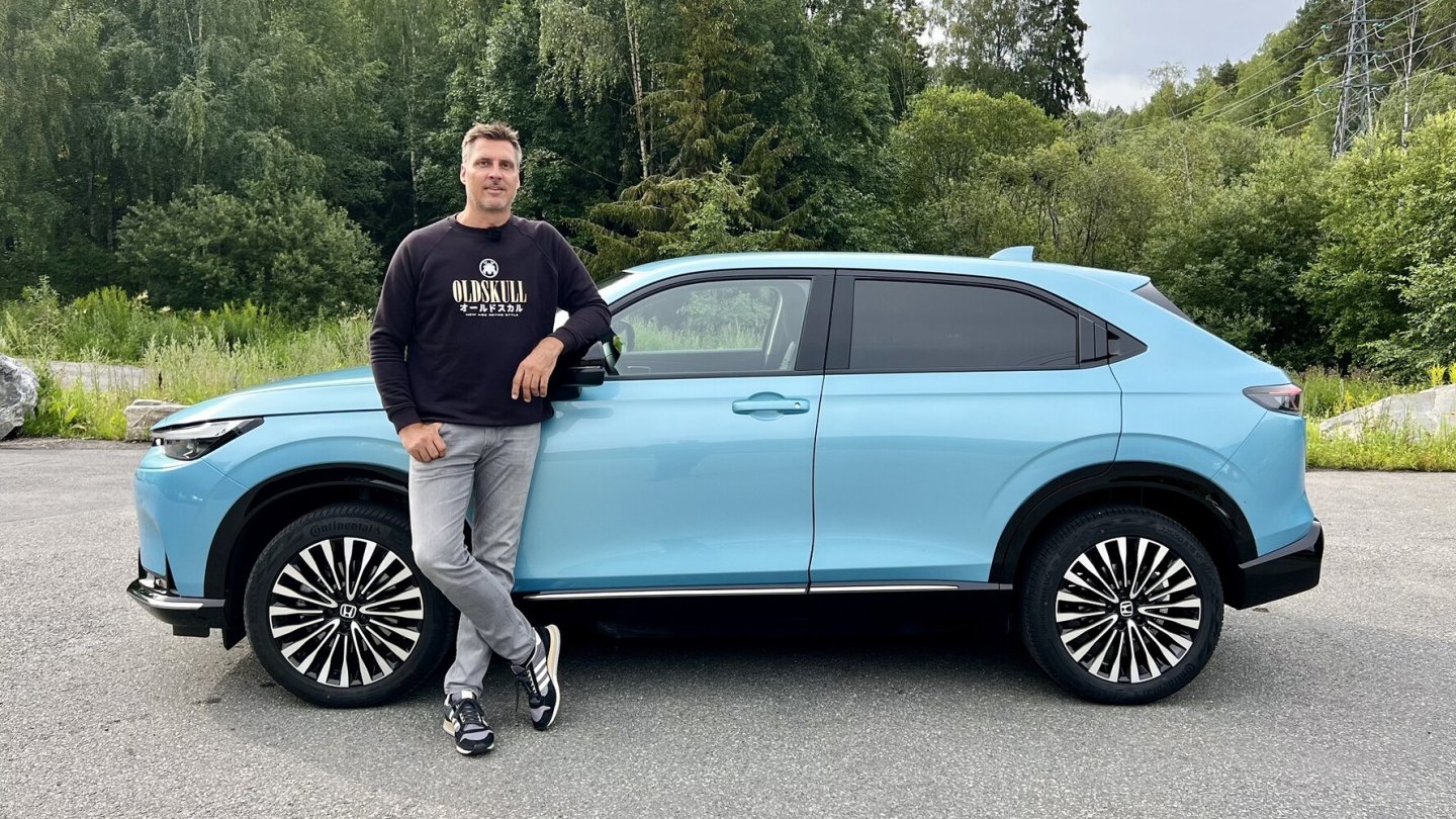 Das kompakte SUV mit E-Antrieb ist 4,39 Meter lang.