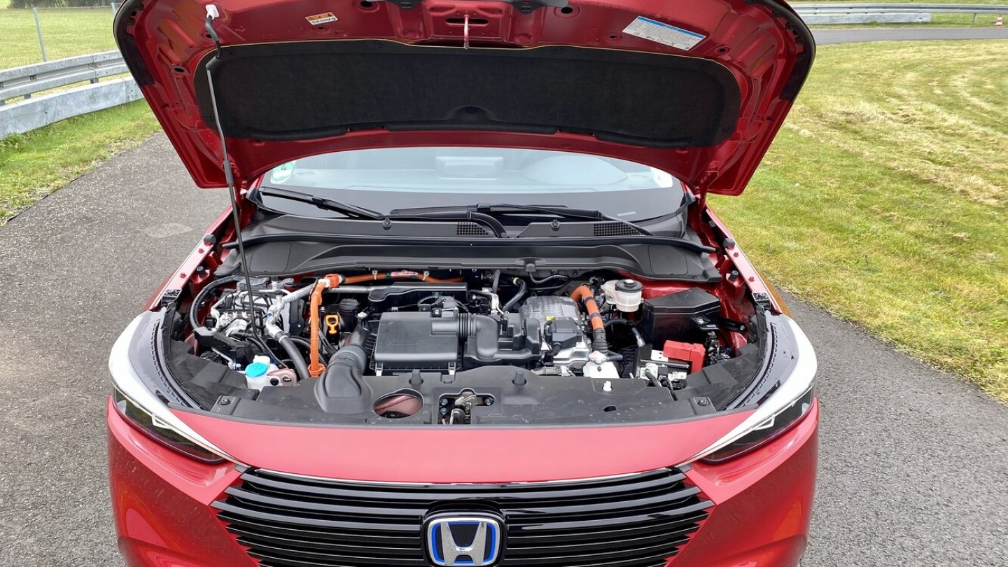 Unter der Haube steckt ein 1,5 Liter großer Benzinmotor.