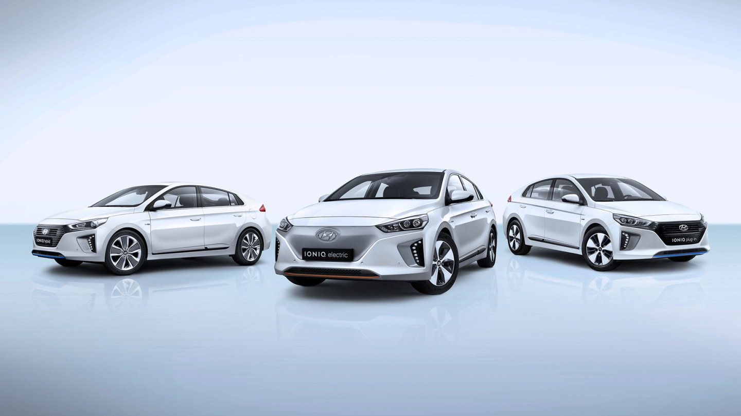 Der Hyundai Ioniq baut auf der gleichen Plattform auf wie der Kia Niro. Er kommt in drei Versionen.