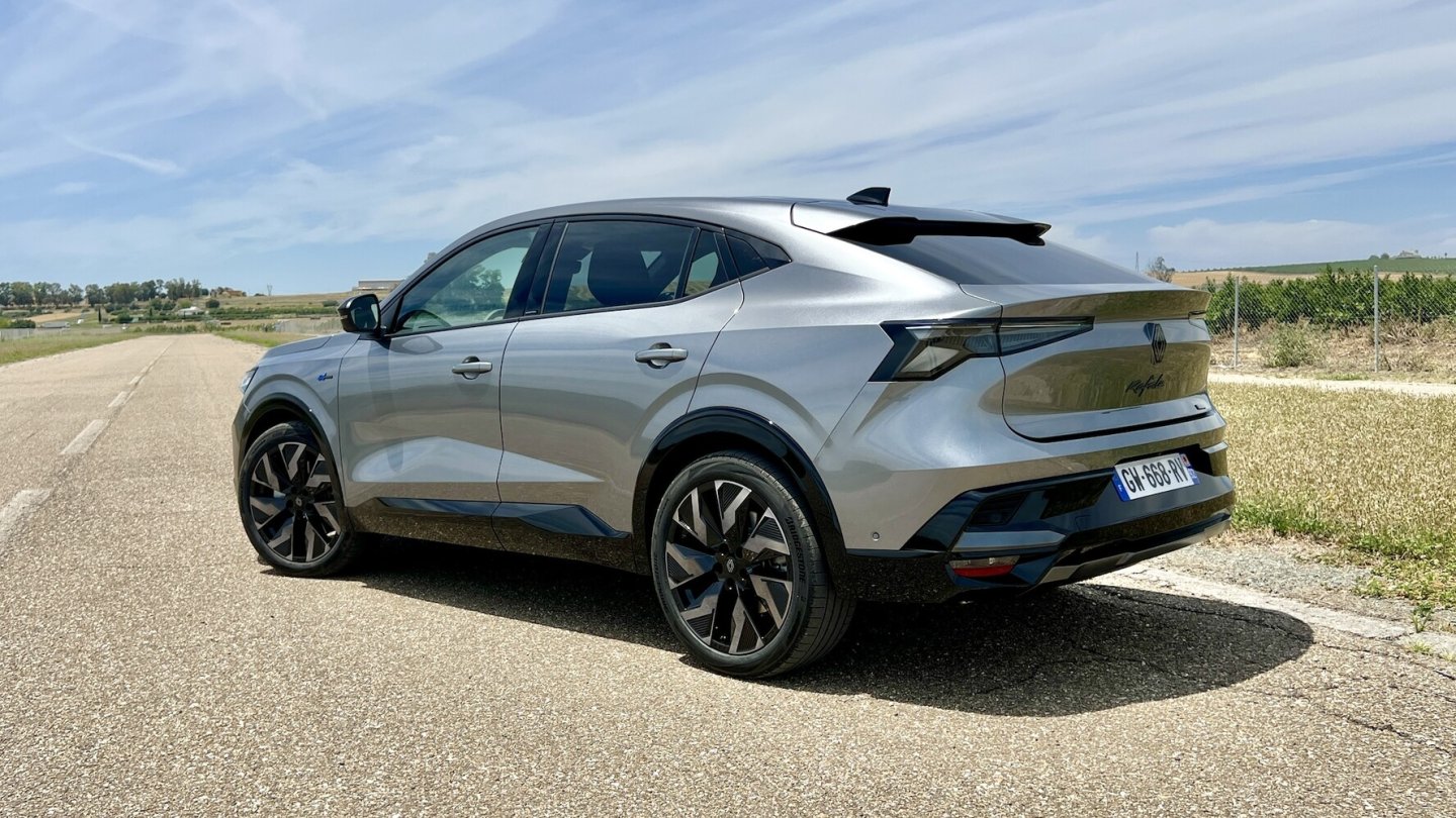 Auch Renault setzt auf Hybride, wie hier im neuen SUV-Coupé Rafale.