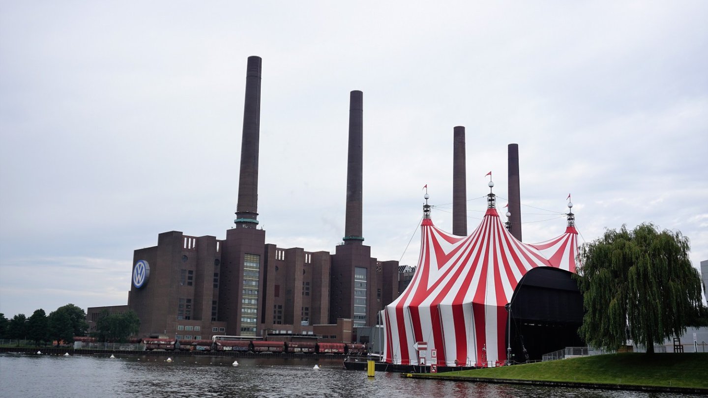 So ein Zirkus: die Autostadt in Wolfsburg bietet perfekte Familienunterhaltung, auch für Nicht-Autofans.