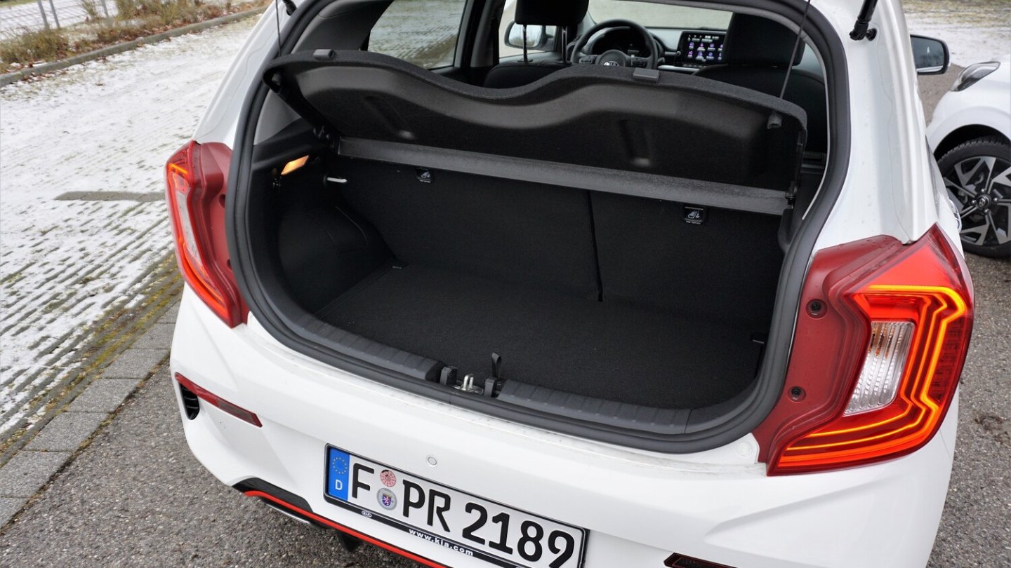 Der Kofferraum des Kia Picanto fasst 255 Liter, drei mehr als der des i10.