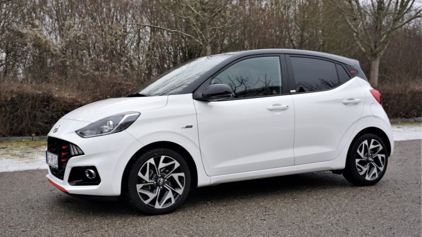 Das Dach wird optional in schwarzer Kontrastfarbe lackiert.