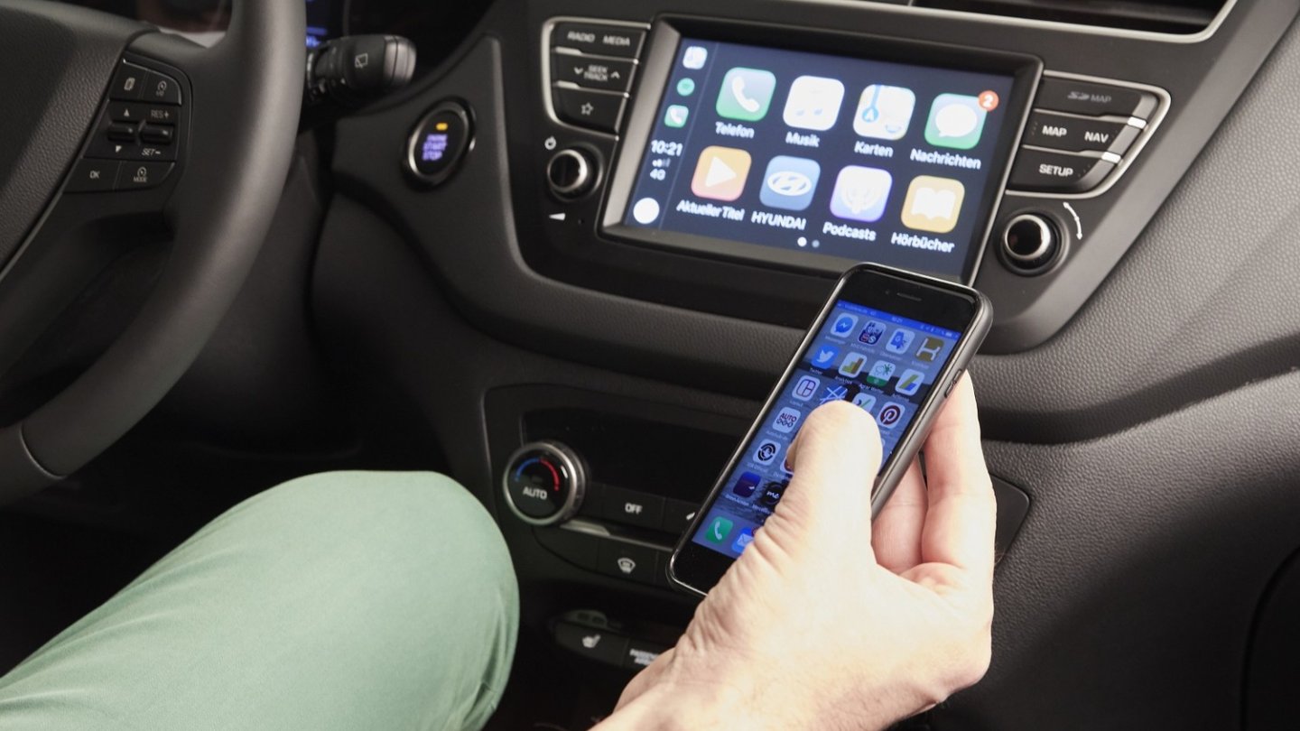 Apple Car Play und Android Auto ziehen neu in den i20 ein.