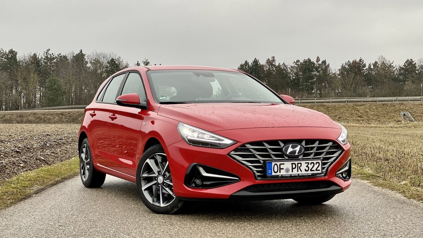 Der erfolgreiche i30 bekam 2020 ein Facelift mit neuer Nase.