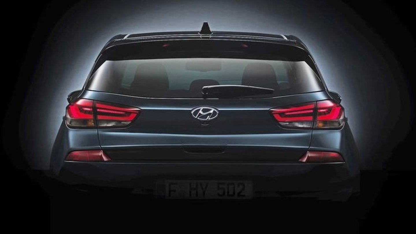 Am Heck zeigt sich ein großer Bruder des i20 - was eine gute Ausgangsbasis ist.