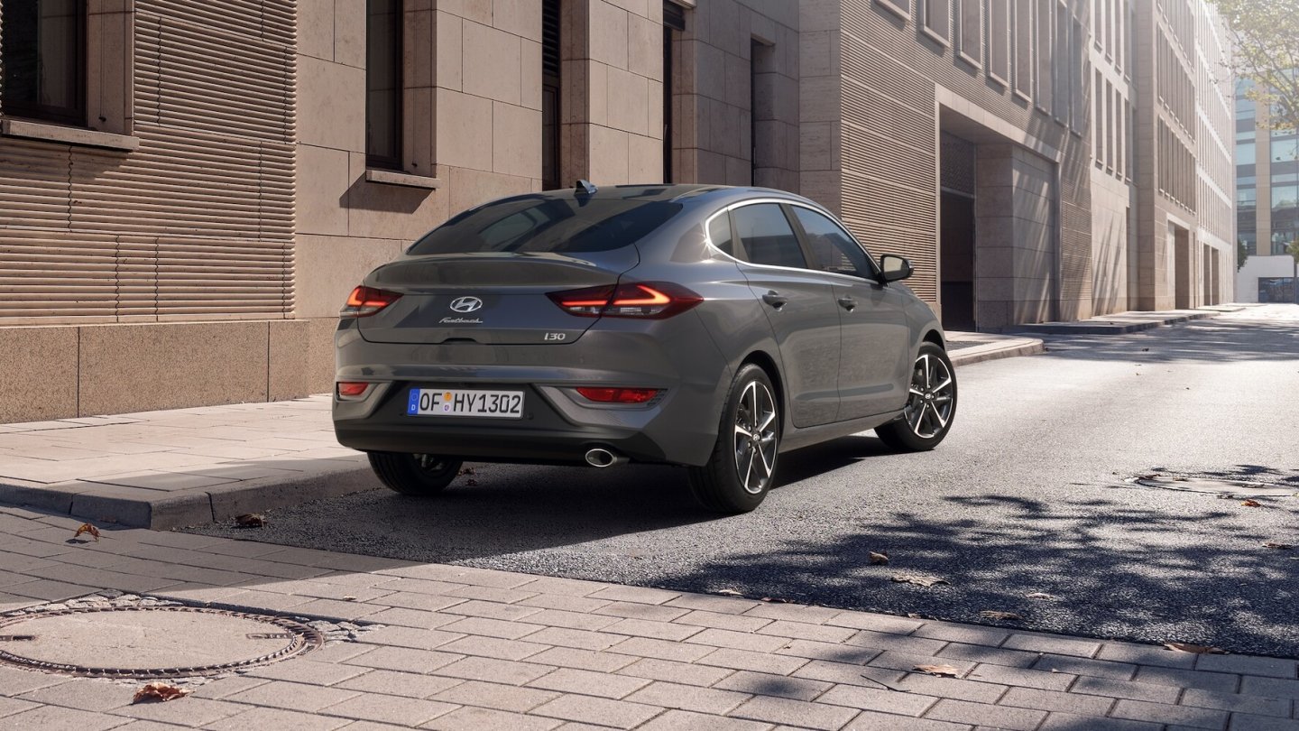Der Hyundai i30 Fastback zeigt eine eigenständige Heckpartie.