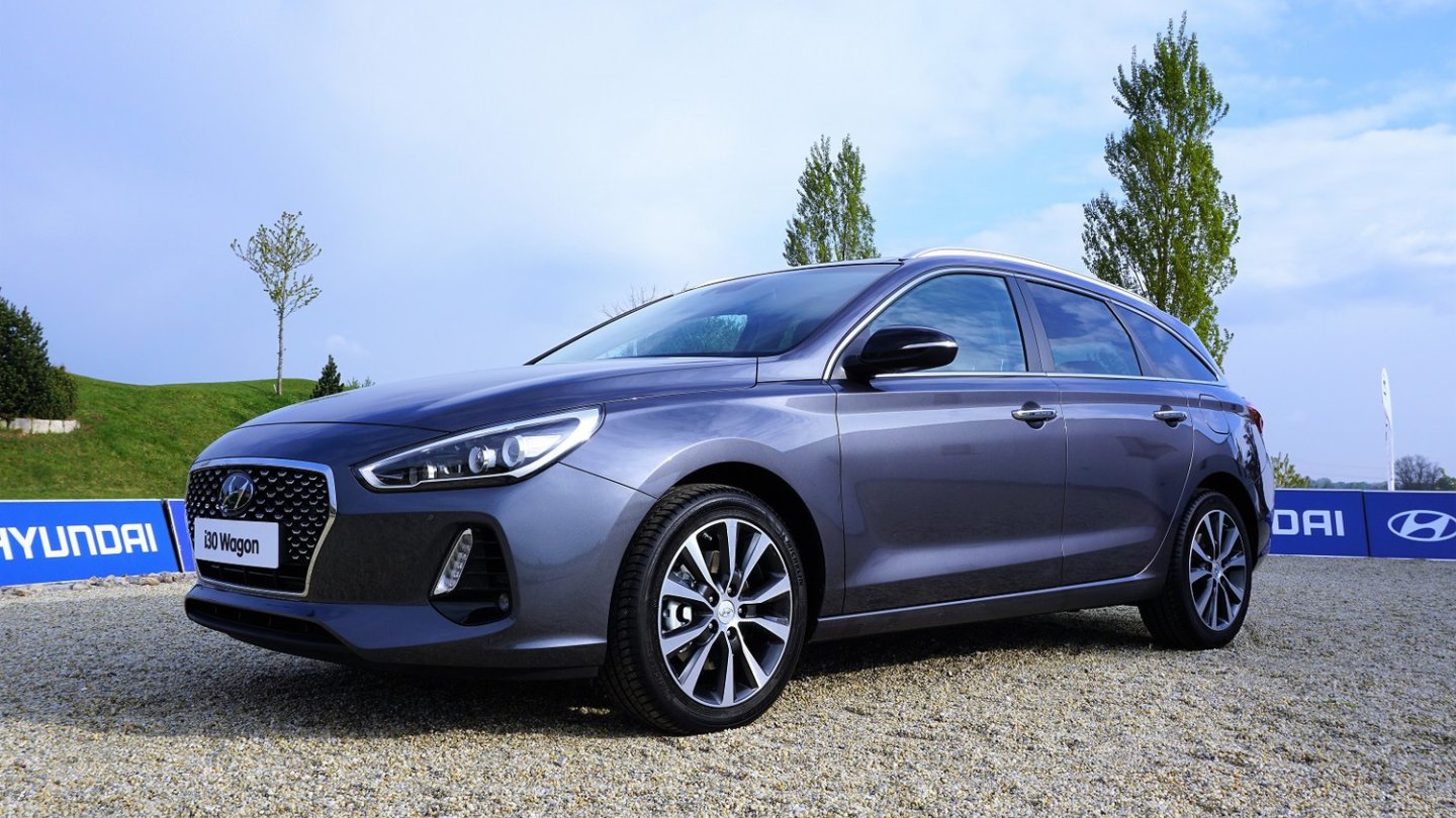 An der Front entspricht der Kombi natürlich dem i30 mit kurzem Heck.
