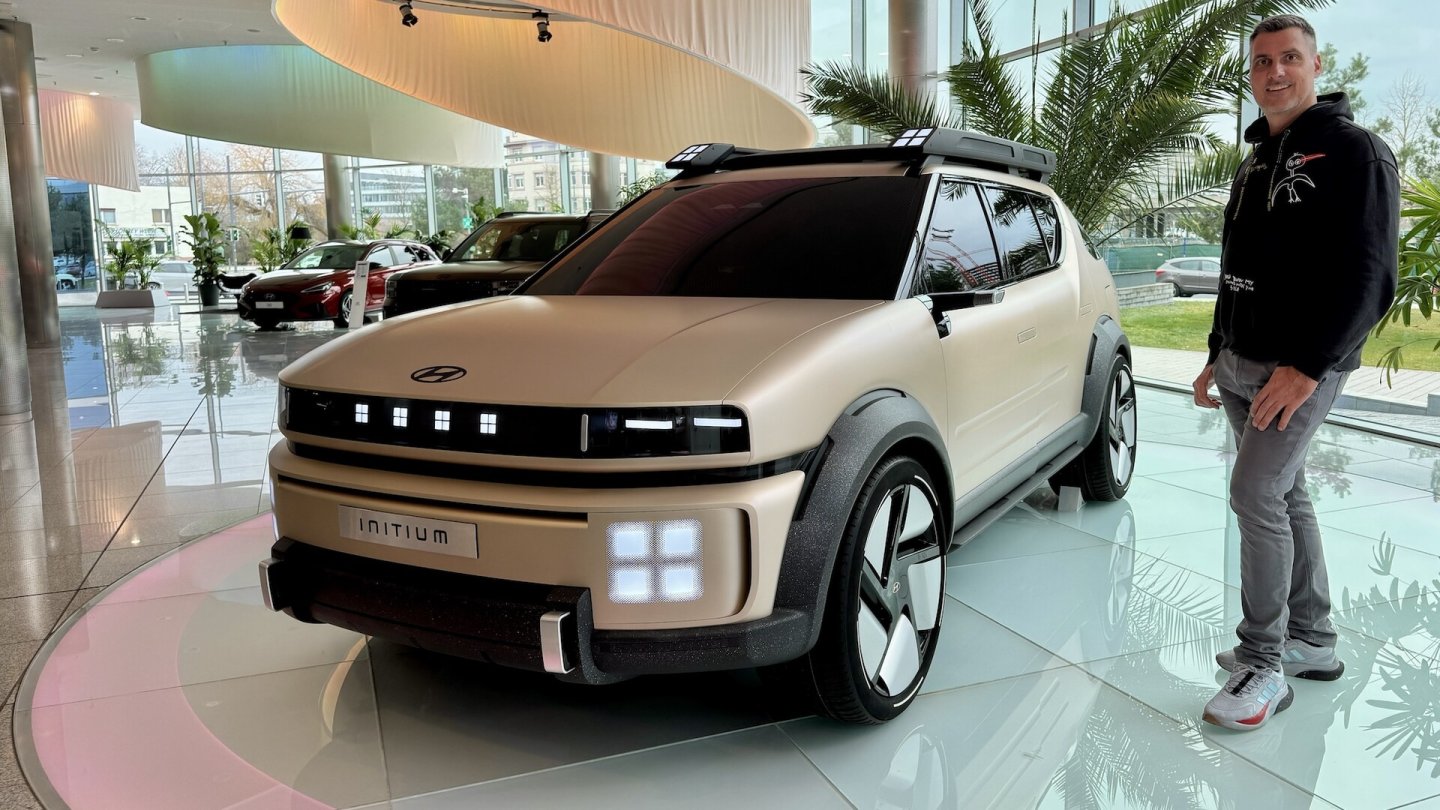 Treffen des Autors mit dem Hyundai Initium.