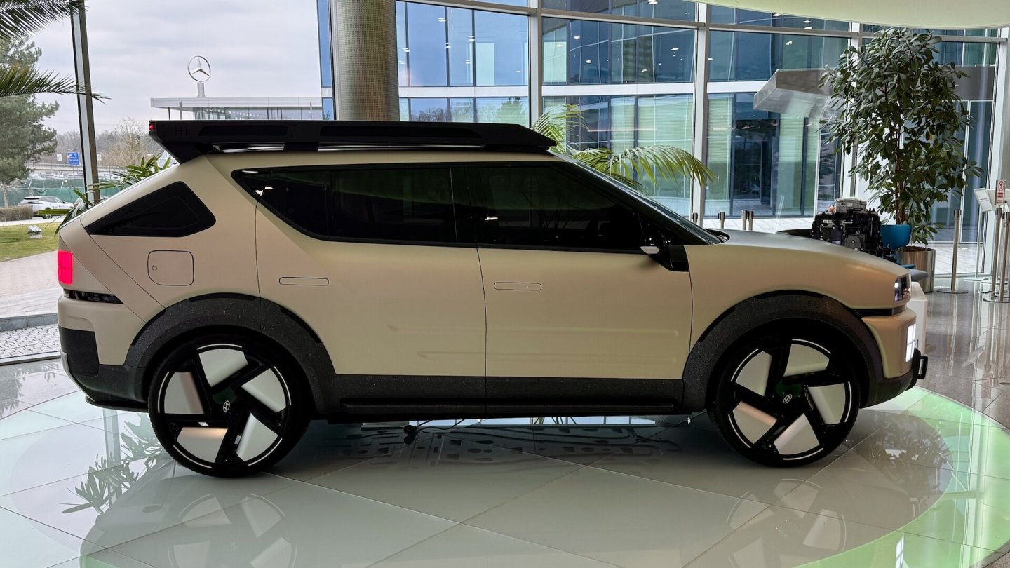 Die Studie zum Hyundai Initium ist rund 4,50 Meter lang.