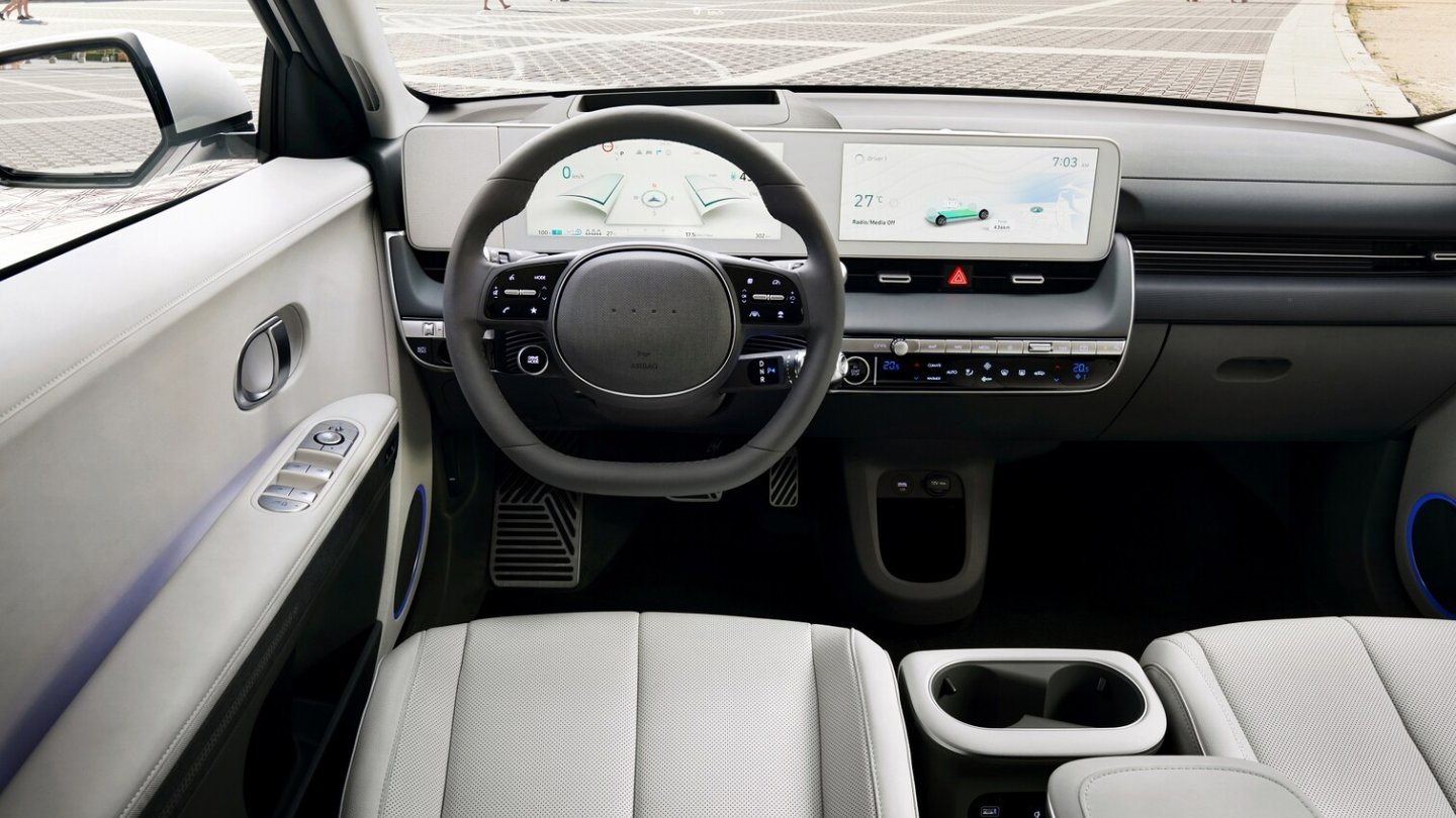 Digitale Instrumente und das große Infotainment-Display sind serienmäßig.