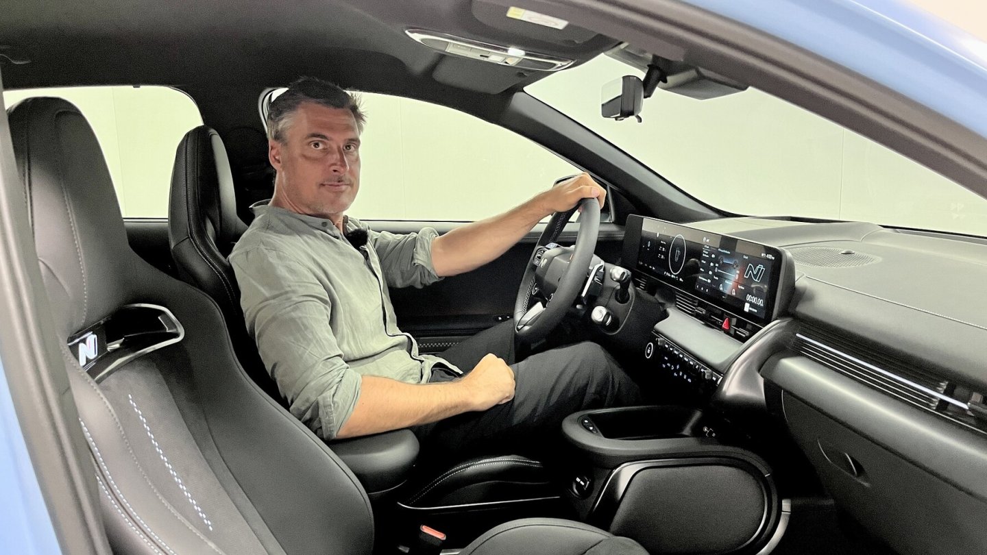 Die hohe Mittelkonsole hat nur der Ioniq 5 N.