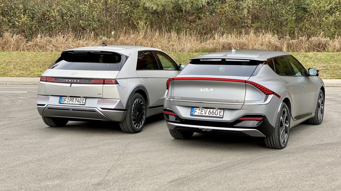 Eine Basis, zwei Charaktere: Hyundai Ioniq 5 und Kia EV6.