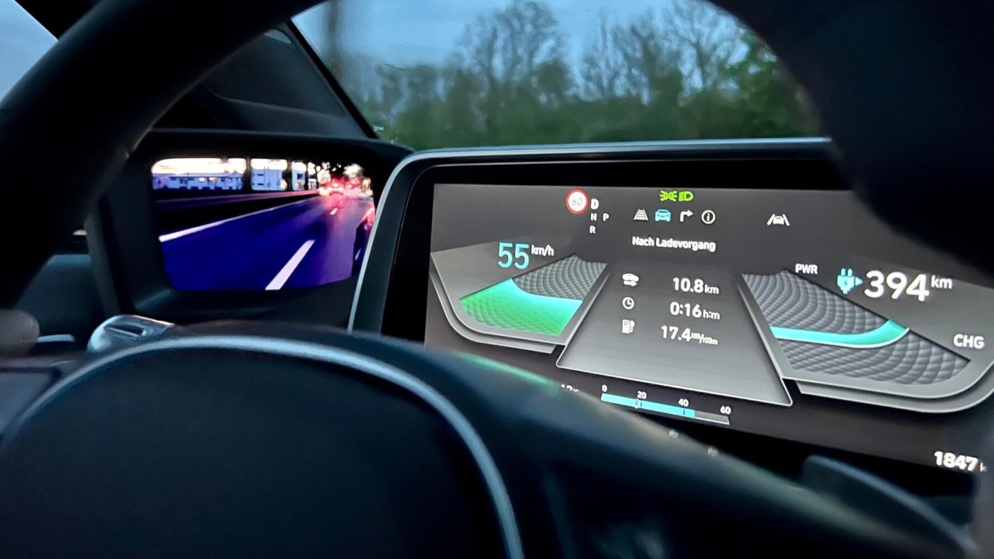 Die digitalen Außenspiegel erfordern Eingewöhnung.