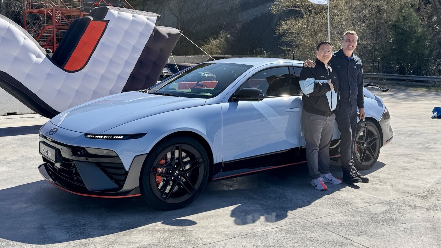 Auto-Gespräch mit N-Chef JooN Park aus Südkorea.