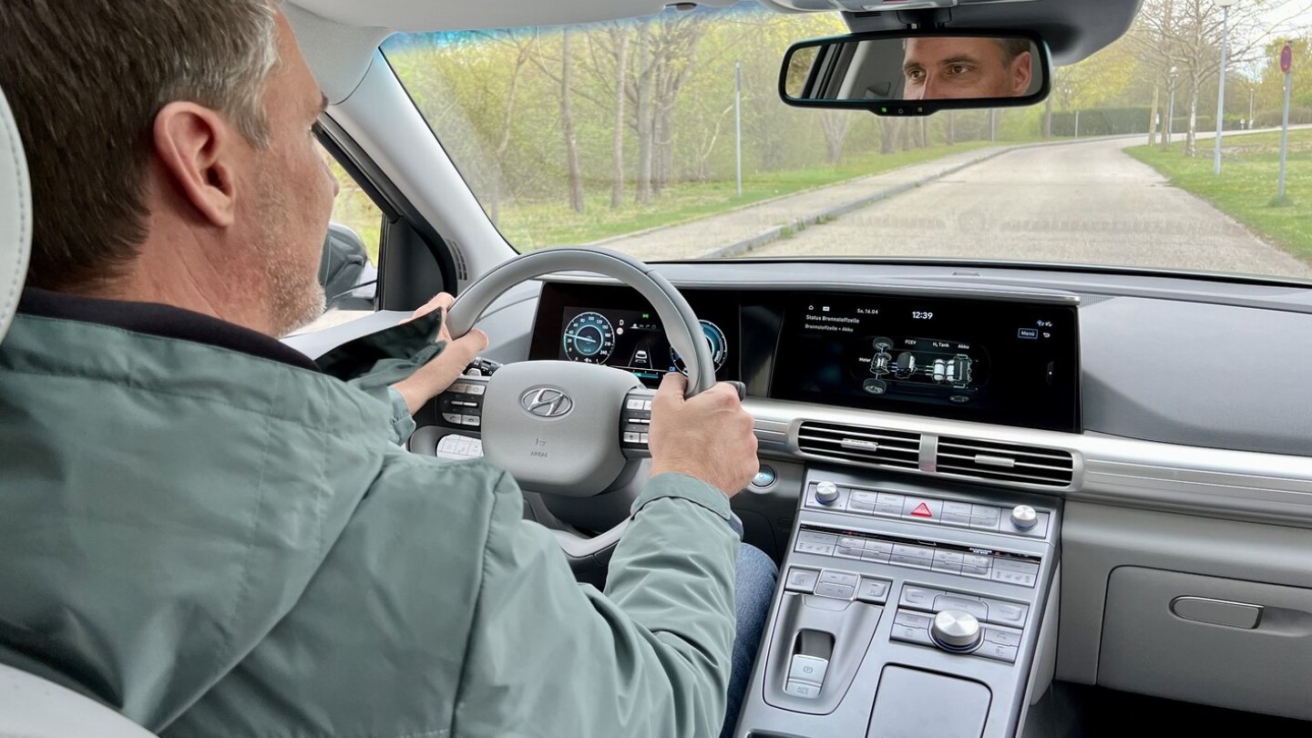 Im Nexo ist man ausreichend flott und sehr komfortabel unterwegs.