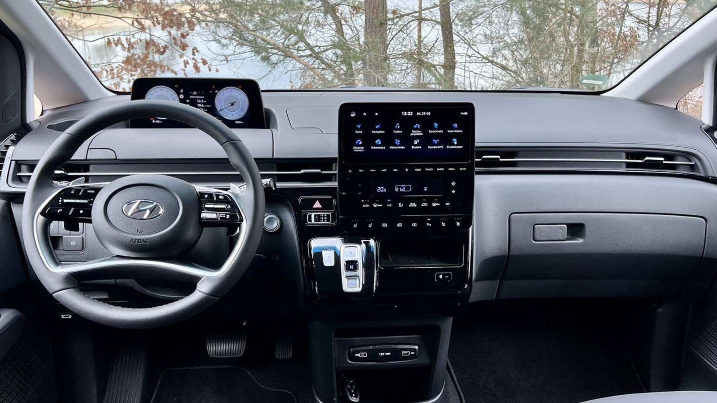 Das Staria-Cockpit, hier im Modell Prime als Diesel.