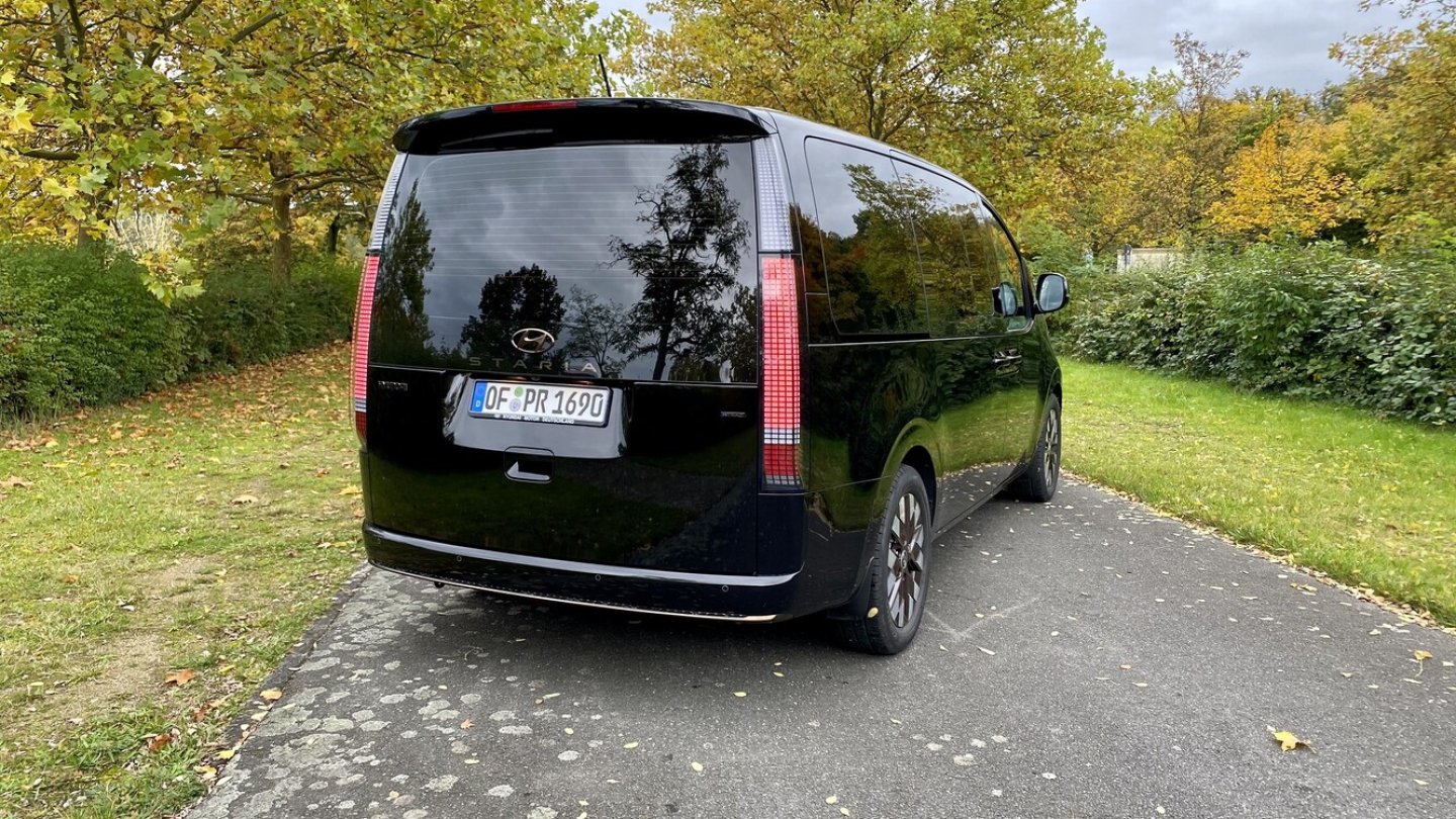 Großes Kino auch am Heck: Staria-Rückleuchten in Pixel-Optik.