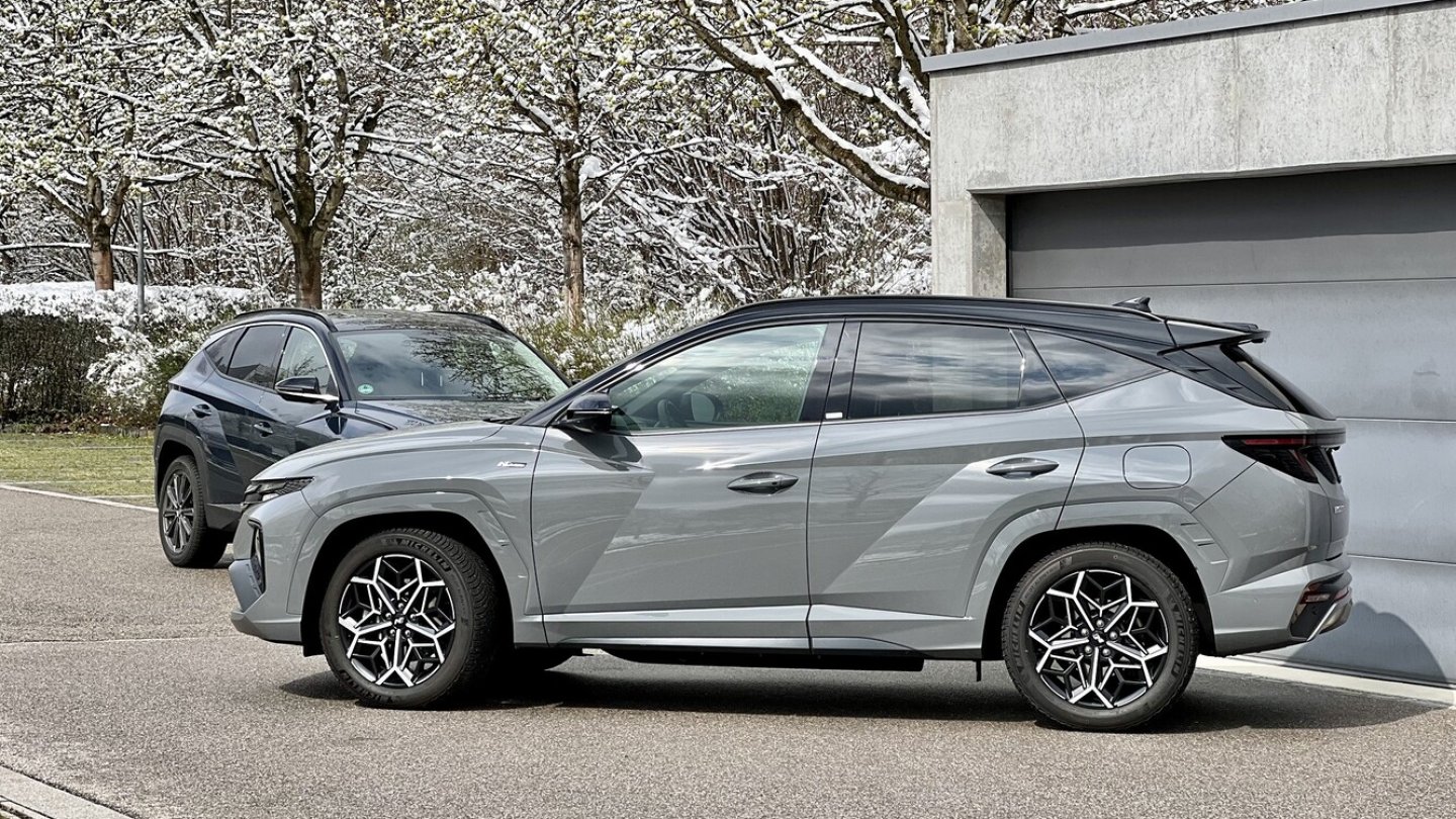 Die Lackfarbe Shadow Grey harmoniert gut mit den Linien, sie wird nur für die N Line angeboten.