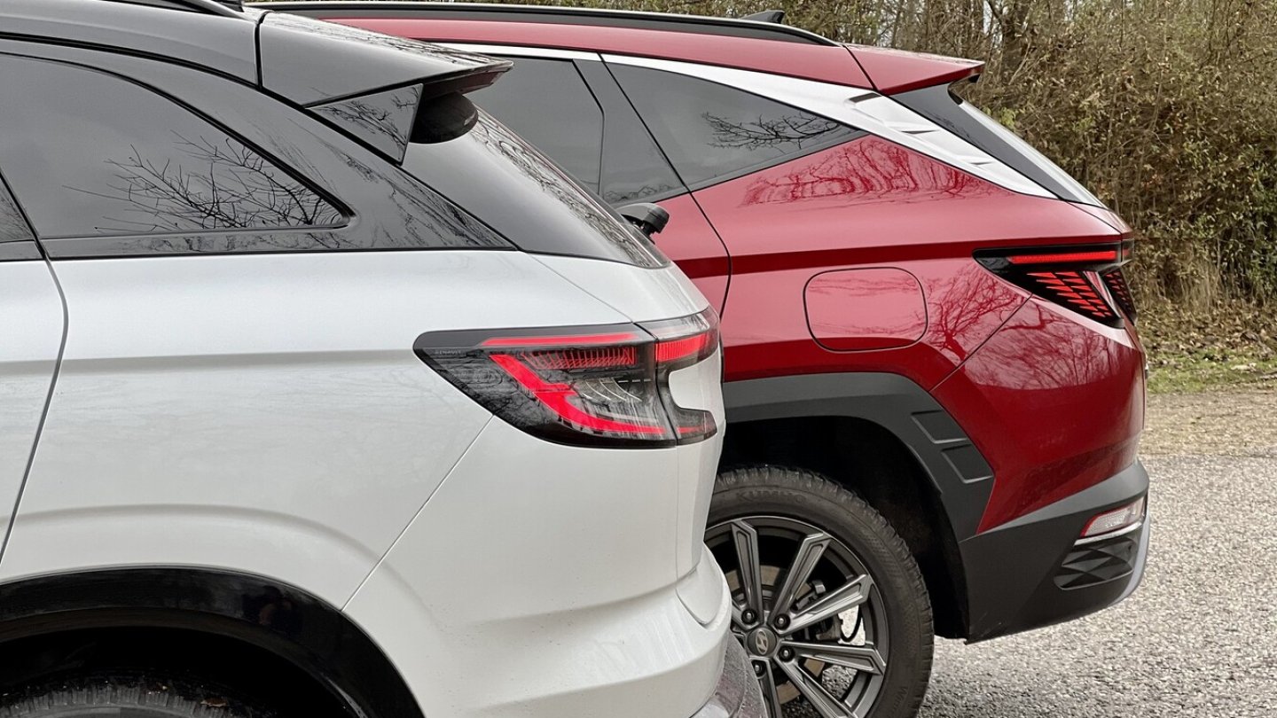 Beide SUV sind um 4,50 Meter lang. Damit passen sie gut in Normgaragen.