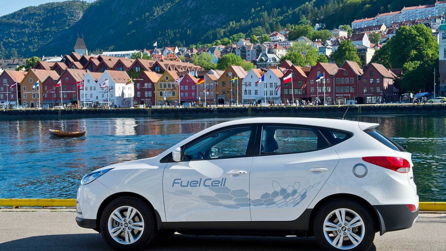 Den aktuellen ix35 Fuel Cell bietet Hyundai auch in Deutschland an.