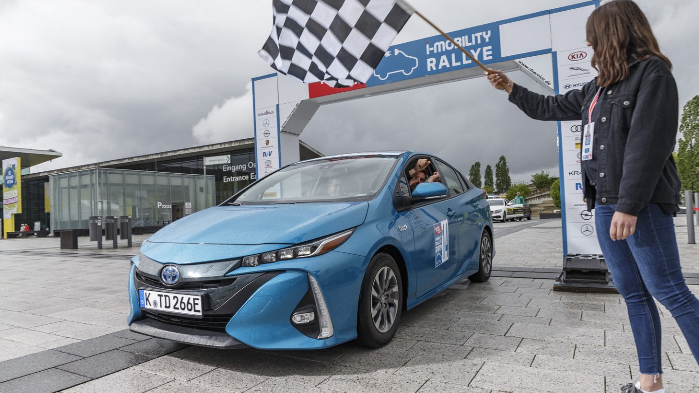 Zieleinlauf nach 155 Kilometern. Foto: Motor Presse Stuttgart / Achim Hartmann