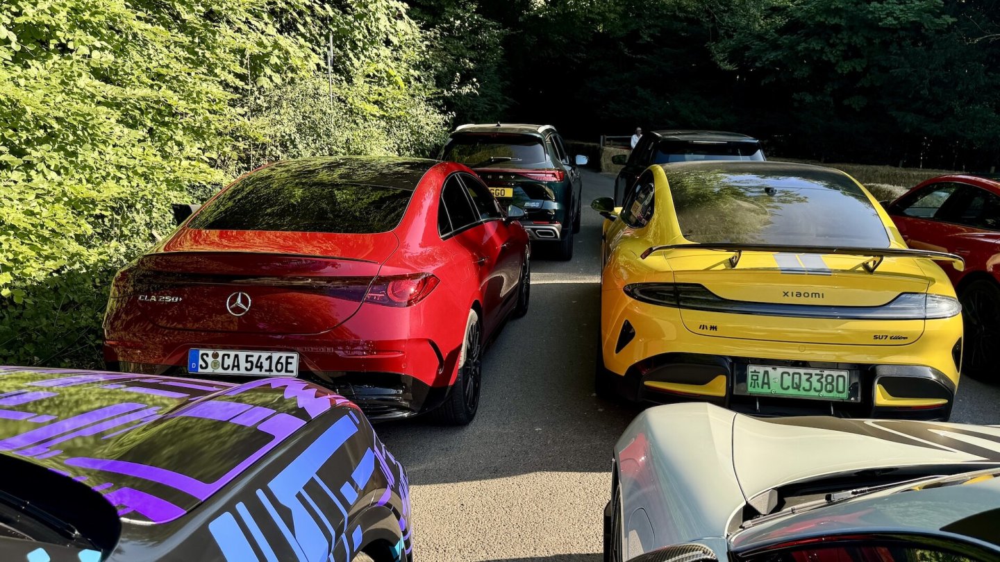 Viele tolle Autos vom Elektro-Cayenne bis zum neuen CLA beim Hillclimb in Goodwood - und ich bin mittendrin.