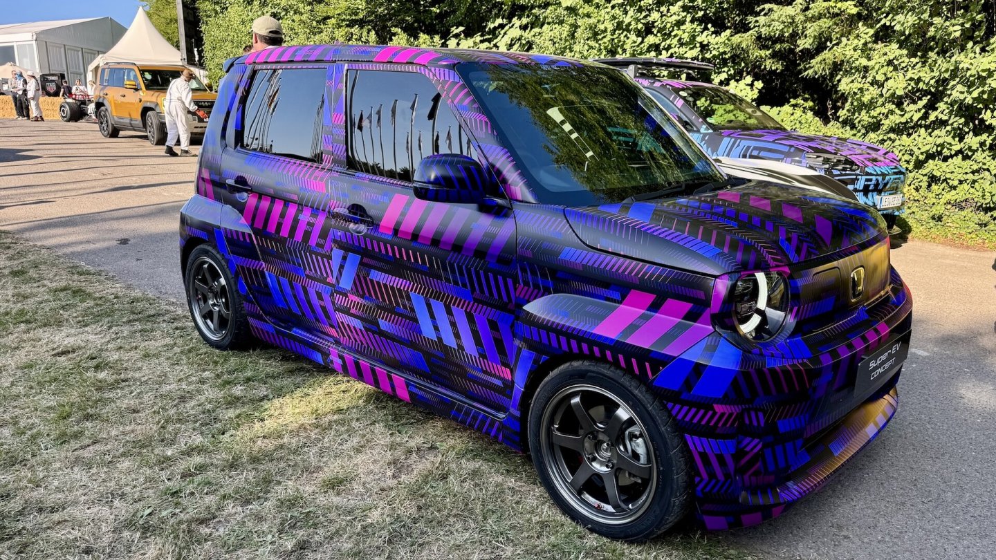 Die breit ausgestellten Radkästen dürften es nicht in die Serie schaffen.