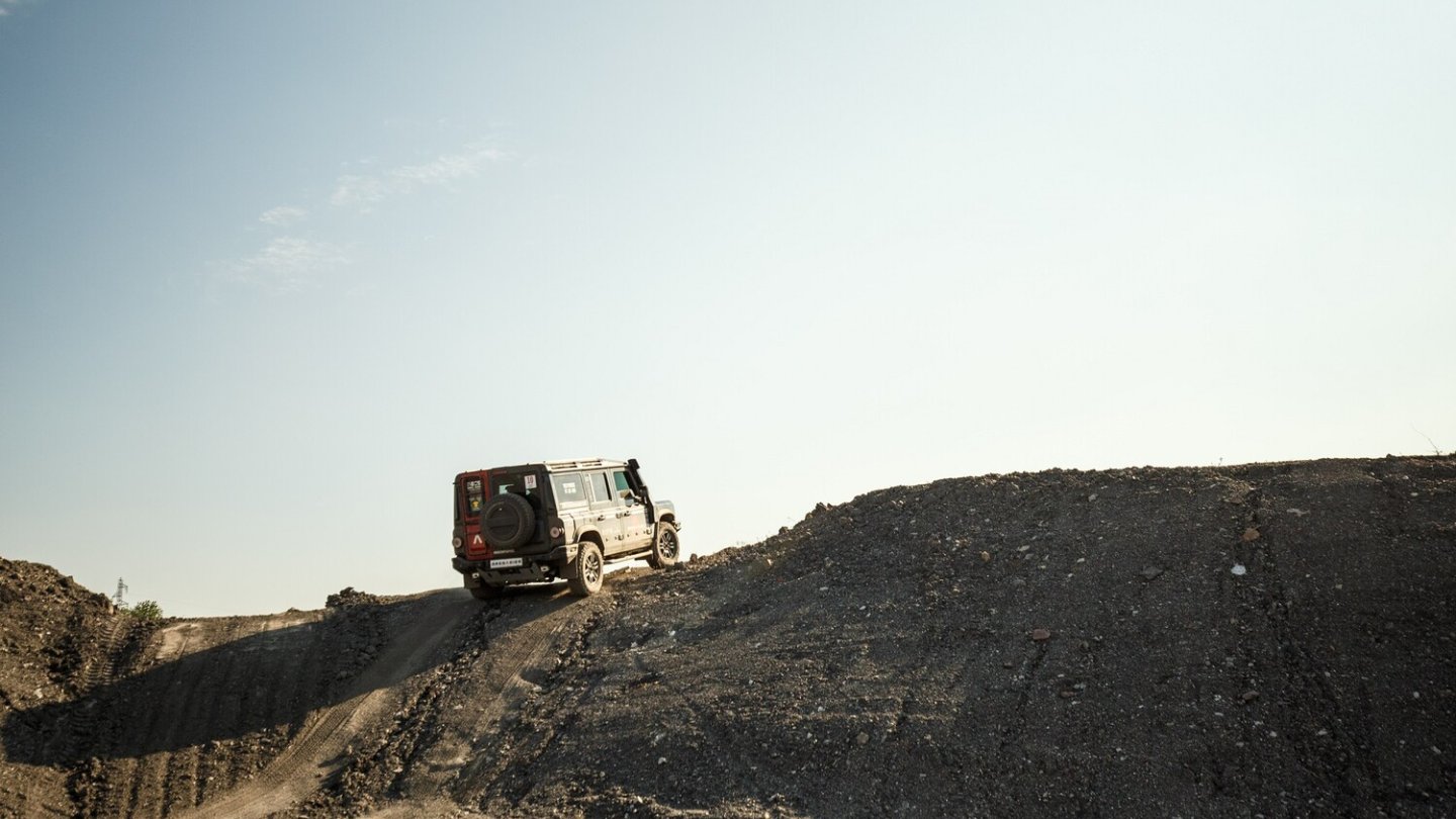 Den Ineos Grenadier wird es als Benziner und Diesel geben.