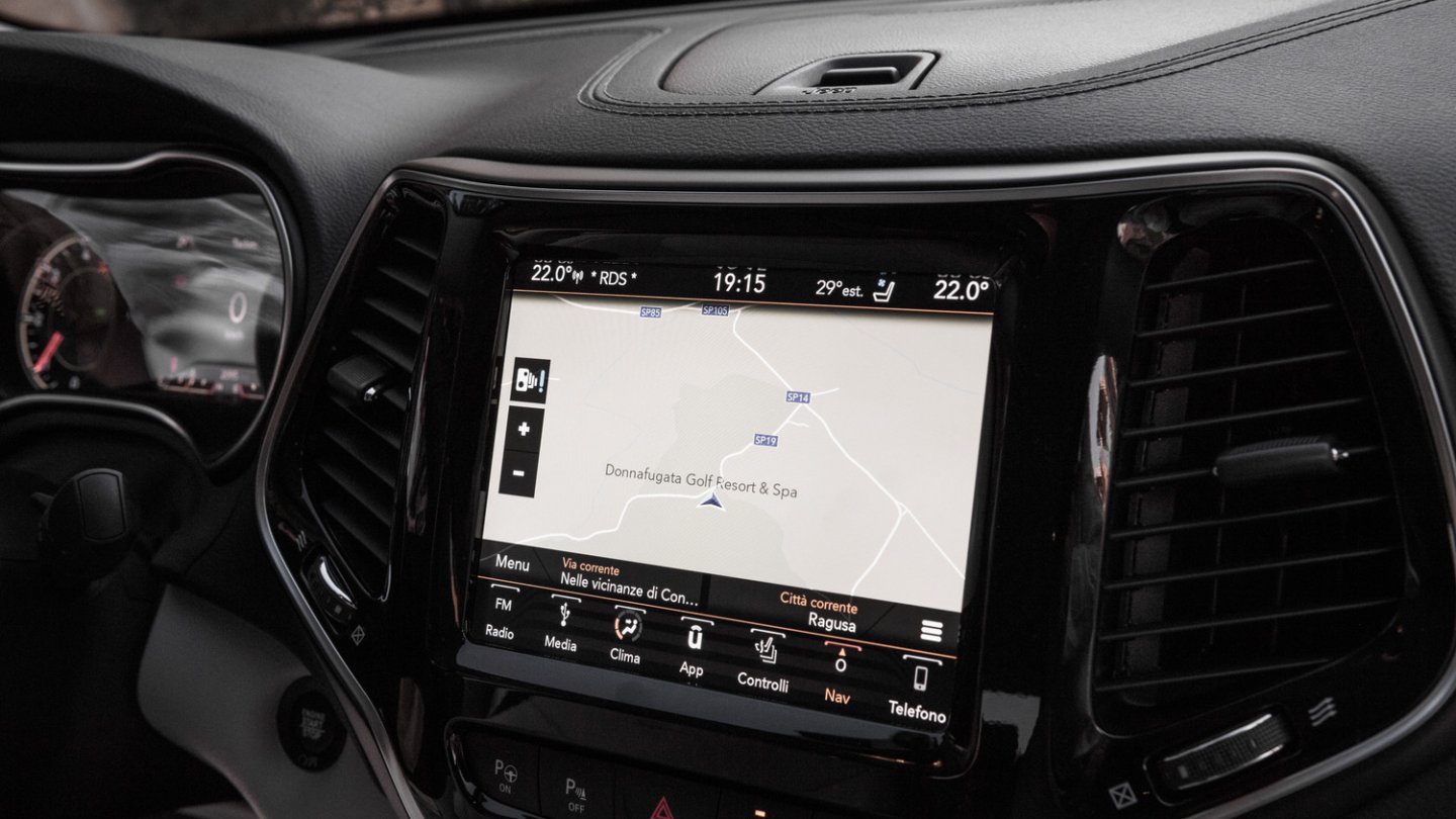 Das Infotainment-Display ist zwischen sieben und 8,4 Zoll groß.