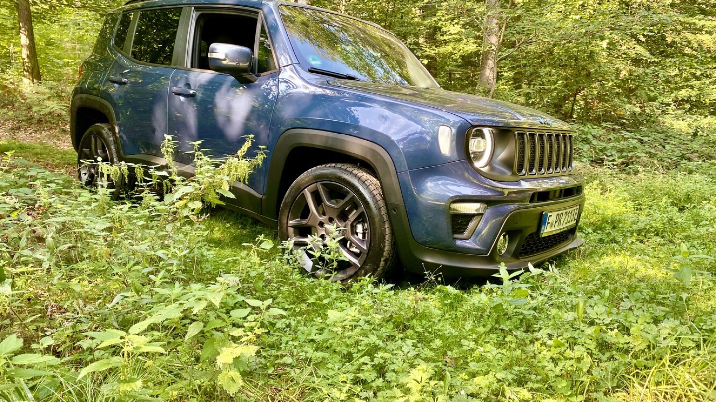 Die Farbe des Testwagens heißt Blue Shade.