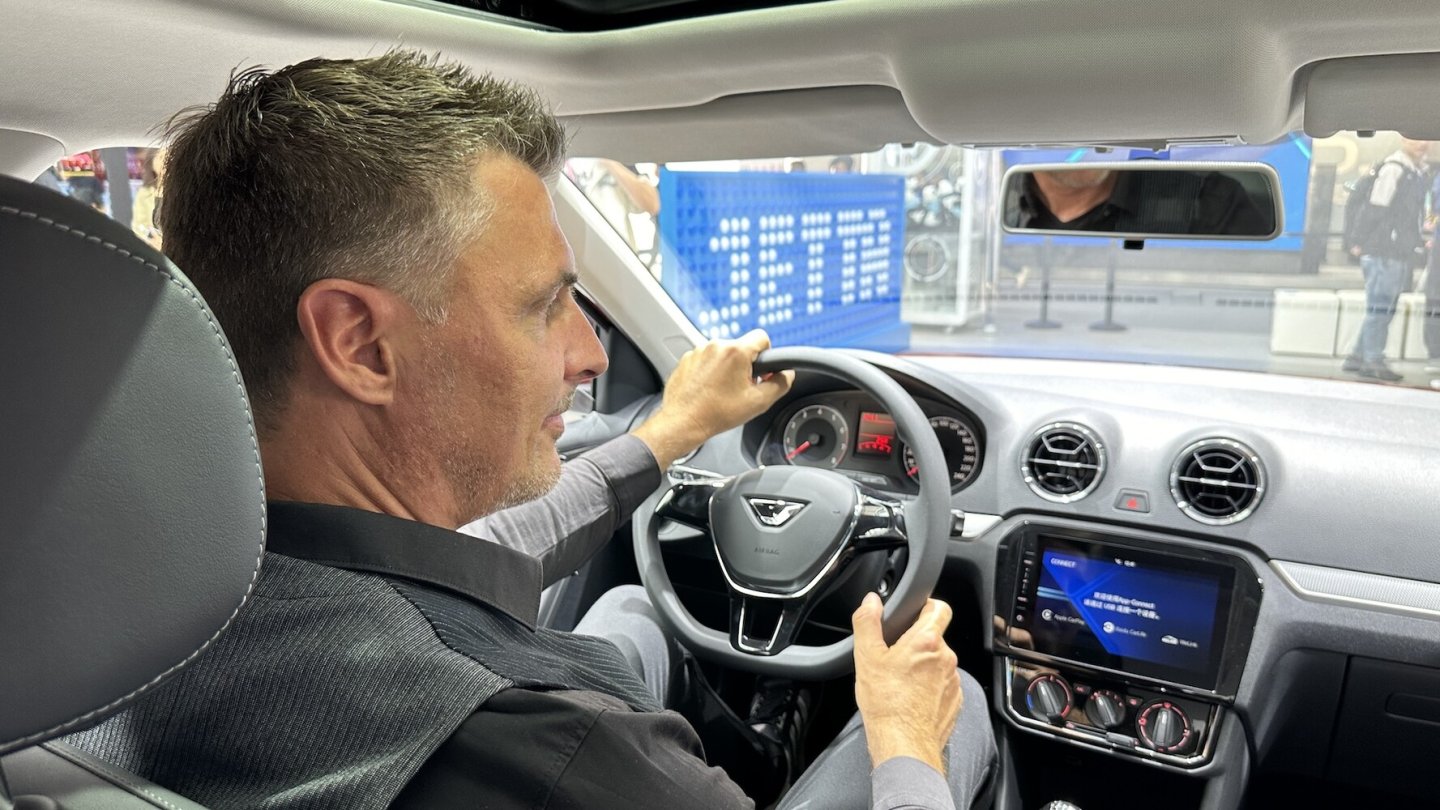 Das Cockpit der Kompaktlimousine Jetta VA3.