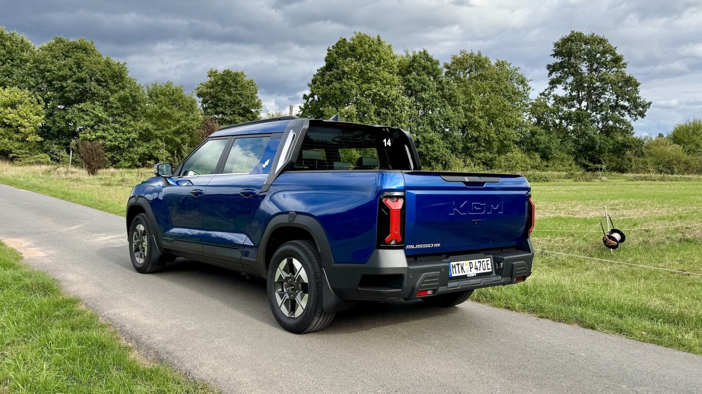 Der Fahrkomfort profitiert von der SUV-Basis mit Mehrlenker-Aufhängung an der Hinterachse.