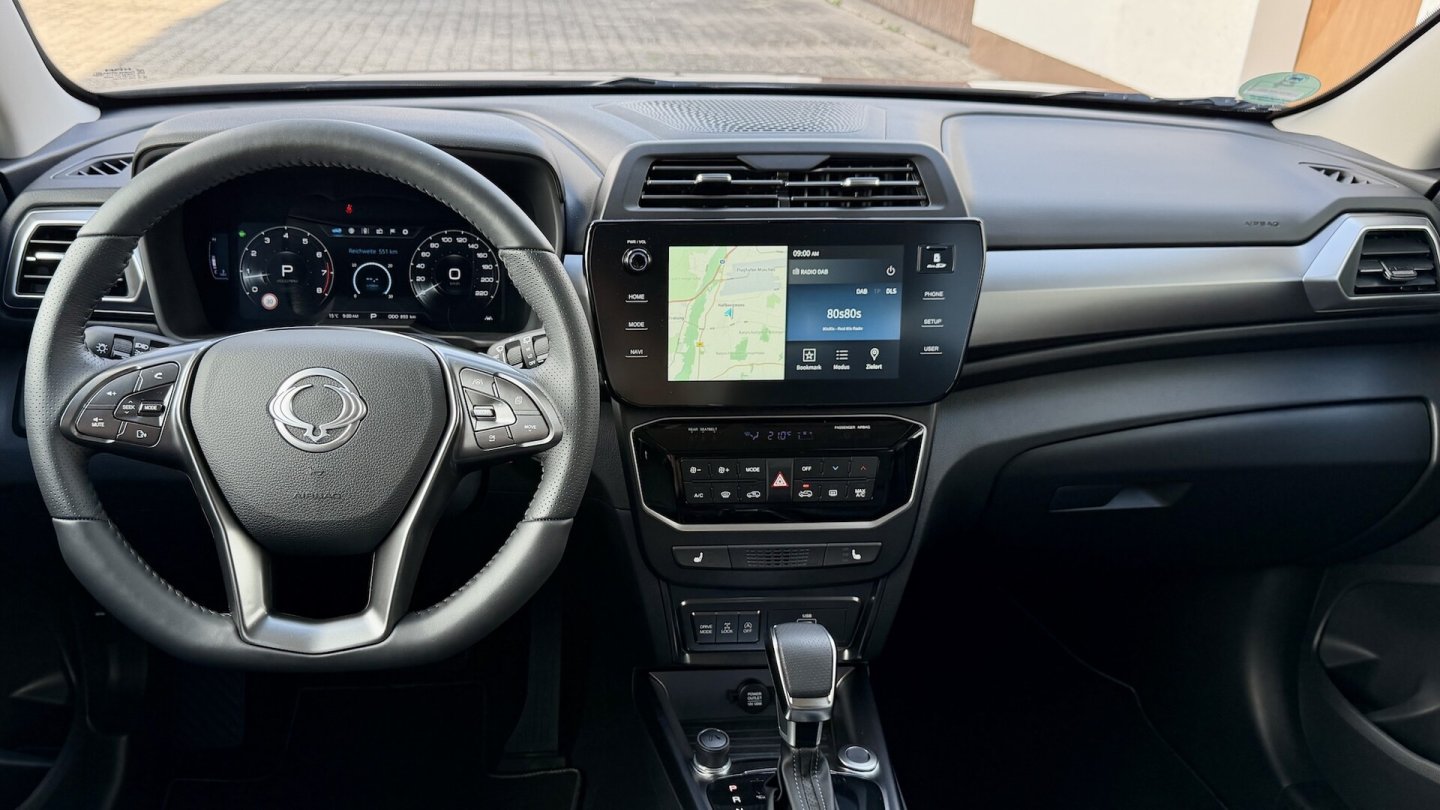 Ein Navigationssystem ist serienmäßig. Hier im Bild: Das Cockpit des kleineren Tivoli.