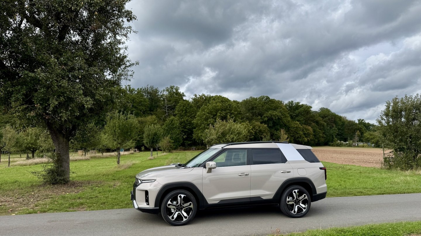 Wir kamen bei den ersten Testfahrten auf einen Verbrauch von 6,6 l/100 km. Damit liegt der Torres auf dem Niveau von Honda CR-V, Hyundai Tucson und Co.