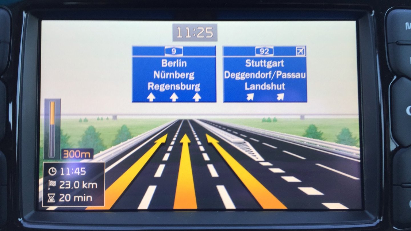 Das Navidisplay hat eine hohe Auflösung und eine gute Darstellung von Details.