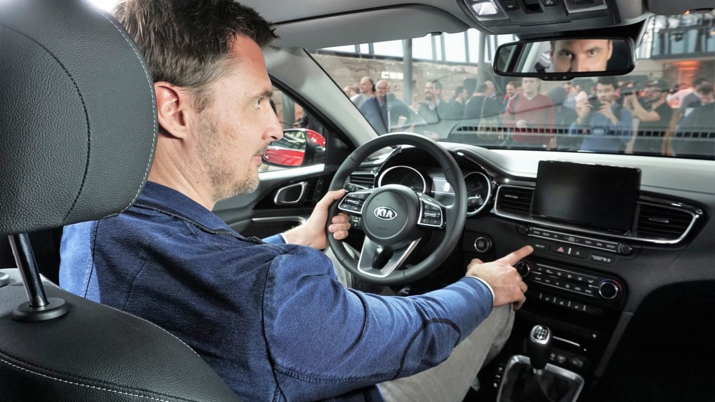 Das Cockpit wirkt modern, alles ist gut erreich- und bedienbar. Foto: Karin Zipperling