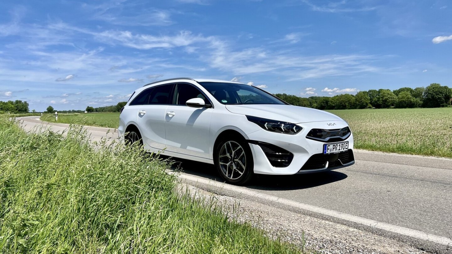 Der Antrieb im Kia Ceed SW PHEV erzieht zu einer entspannten Fahrweise.