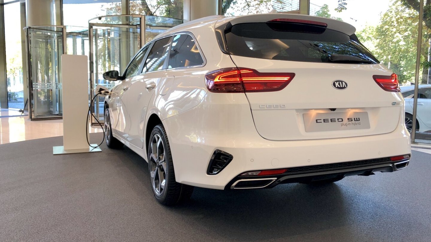 Die Stoßfänger am Plug-in-Hybrid entsprechen der GT-Line.